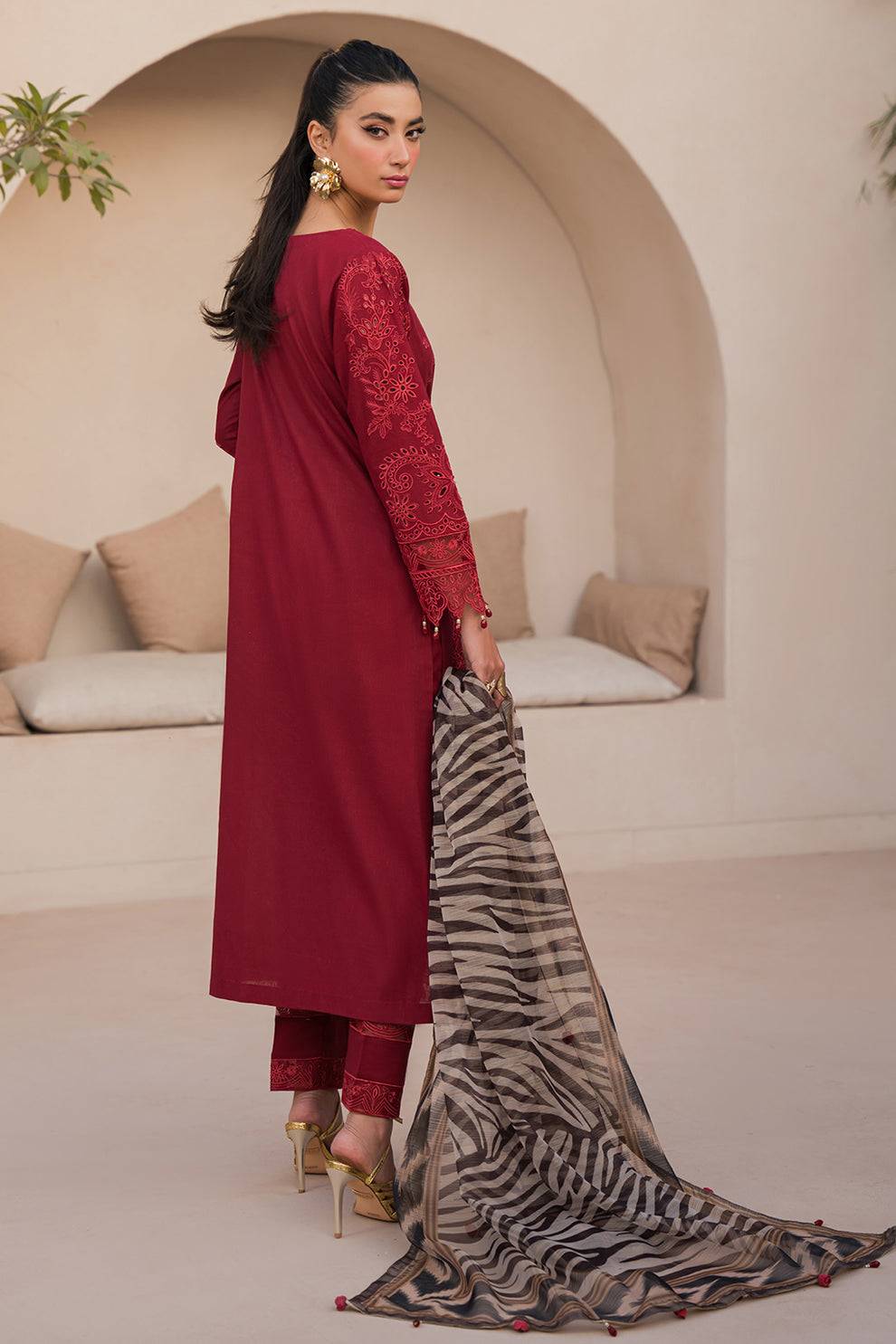 Neeshay | Symphony Luxury Lawn 24 | Cadence - Pakistani Designer Dress - by Neeshay | Type: Luxury - 100% Original at Saira Sultan