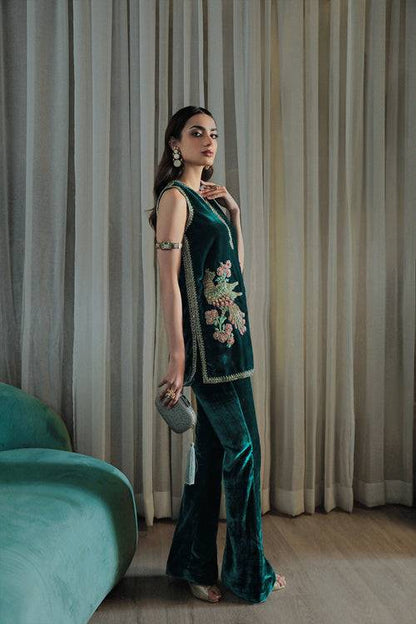 Saira Rizwan | Riona Luxury Formals | Simone - Pakistani Designer Dress - by Saira Rizwan | Type: Formal - 100% Original at Saira Sultan