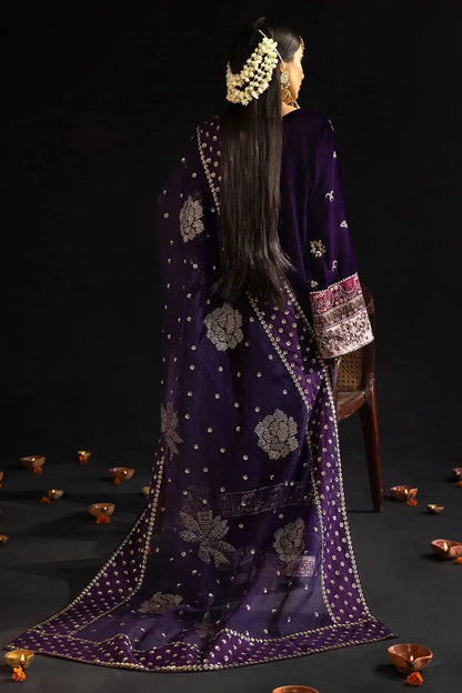 Nureh | Maya Velvet 23 | Rumeli - Pakistani Designer Dress - by Nureh | Type: Formal - 100% Original at Saira Sultan
