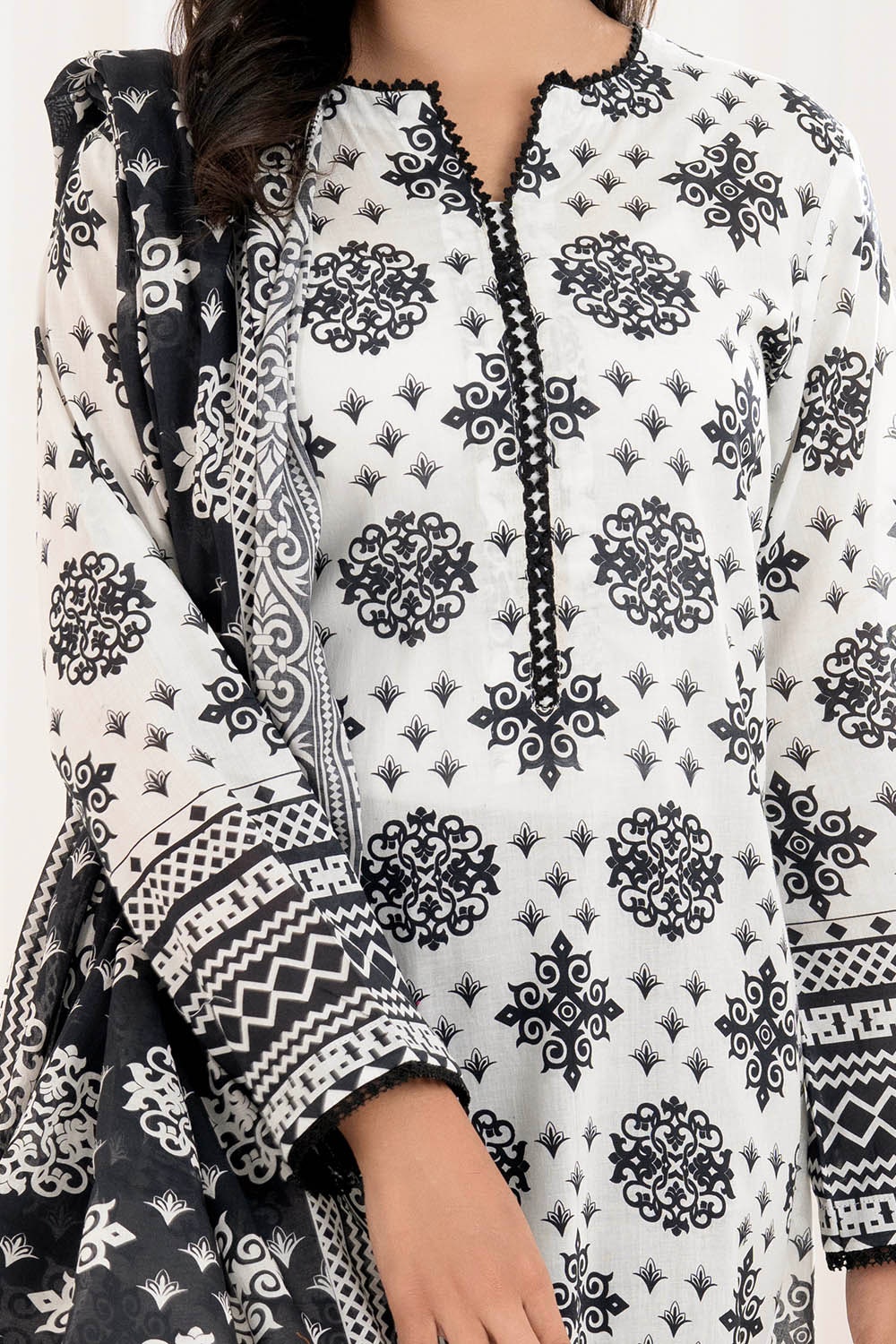 Gul Ahmed | Summer Special 25 | CLP-52205 M White Lawn