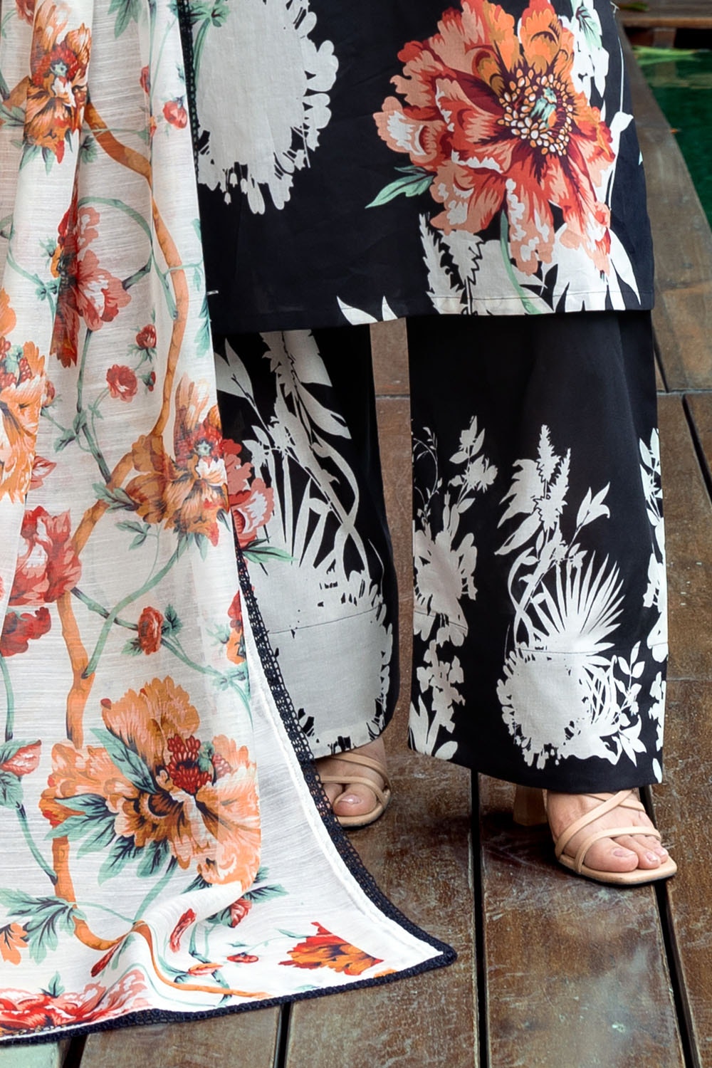 Gul Ahmed | Festive Capsule 25 | L Black Lawn