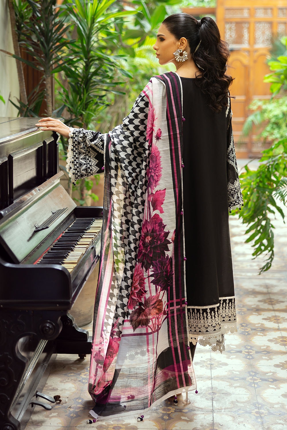 Gul Ahmed | Festive Capsule 25 | SP-52043 S Black Lawn