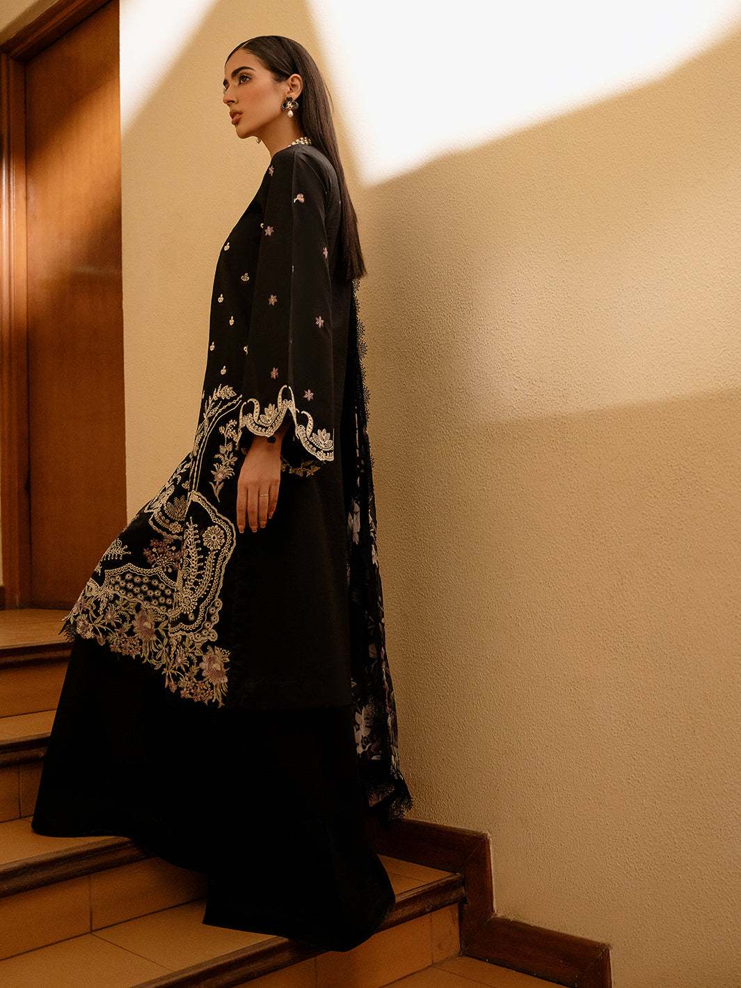 Izel | Dastak Luxury Lawn | QALAH XL Black Lawn