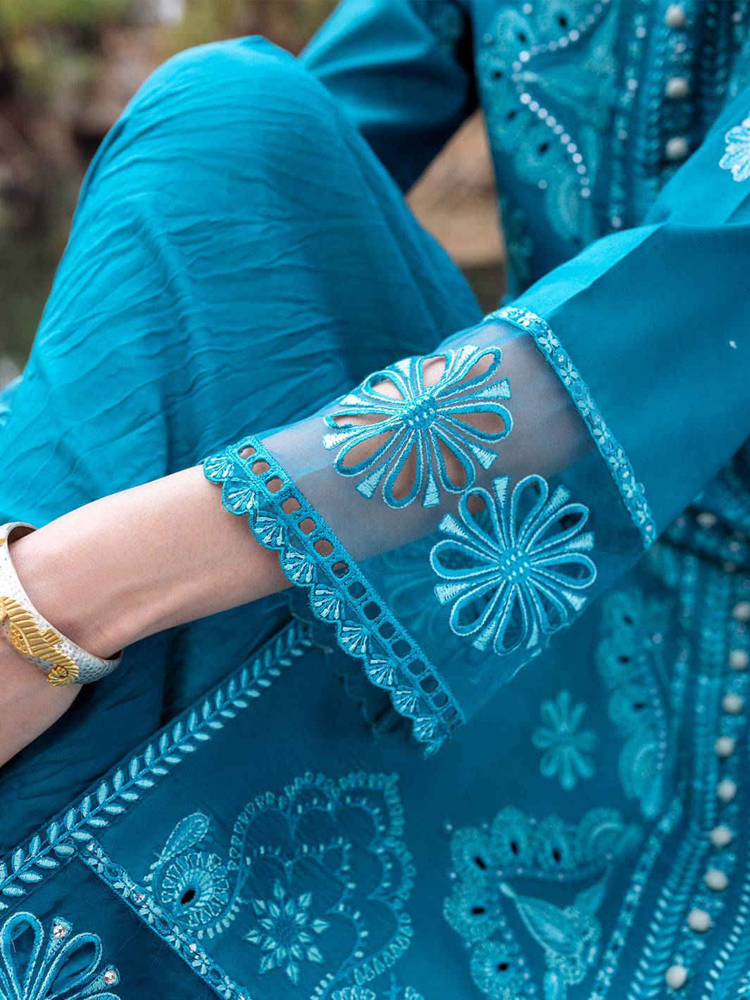 Roheenaz | Dahlia Embroidered Lawn 24 | Delphinium - Pakistani Designer Dress - by Roheenaz | Type: Luxury - 100% Original at Saira Sultan