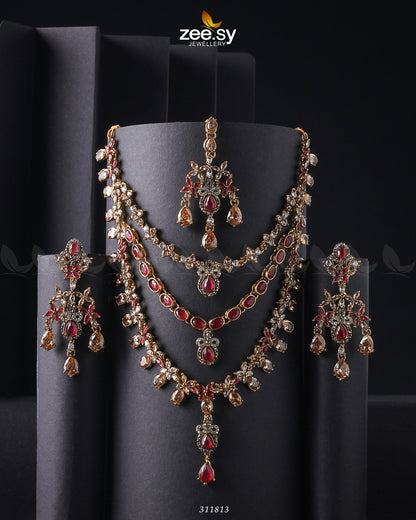 Sonya's Necklace Set Golden Ruby