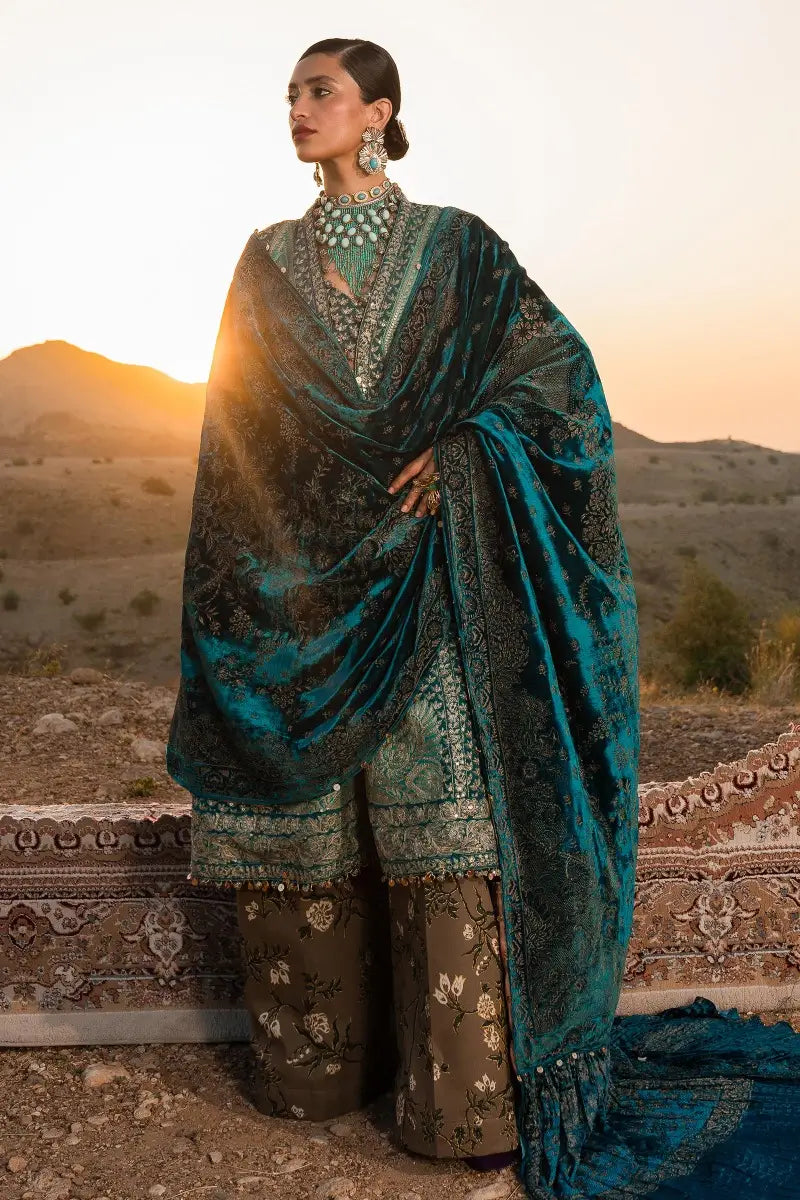 Sana Safinaz | Winter Luxury 23 | S231-007A-DE - Pakistani Designer Dress - by Sana Safinaz | Type: Luxury - 100% Original at Saira Sultan