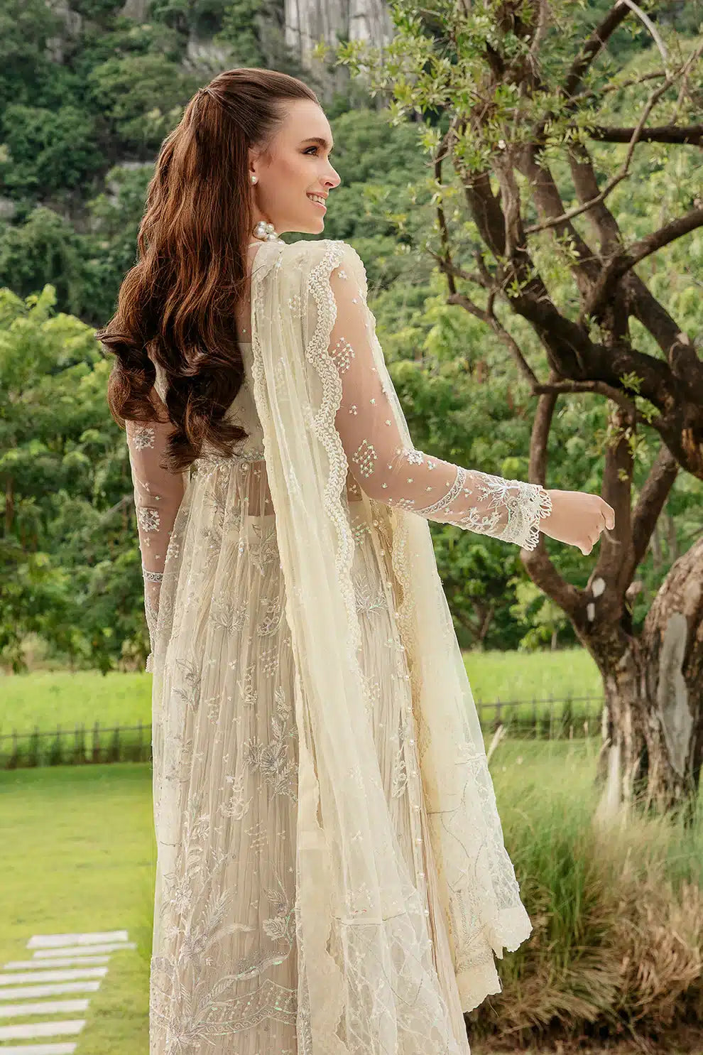 Saad Shaikh | Luminous Formals 23 | OAI - Pakistani Designer Dress - by Saad Shaikh | Type: Formal - 100% Original at Saira Sultan