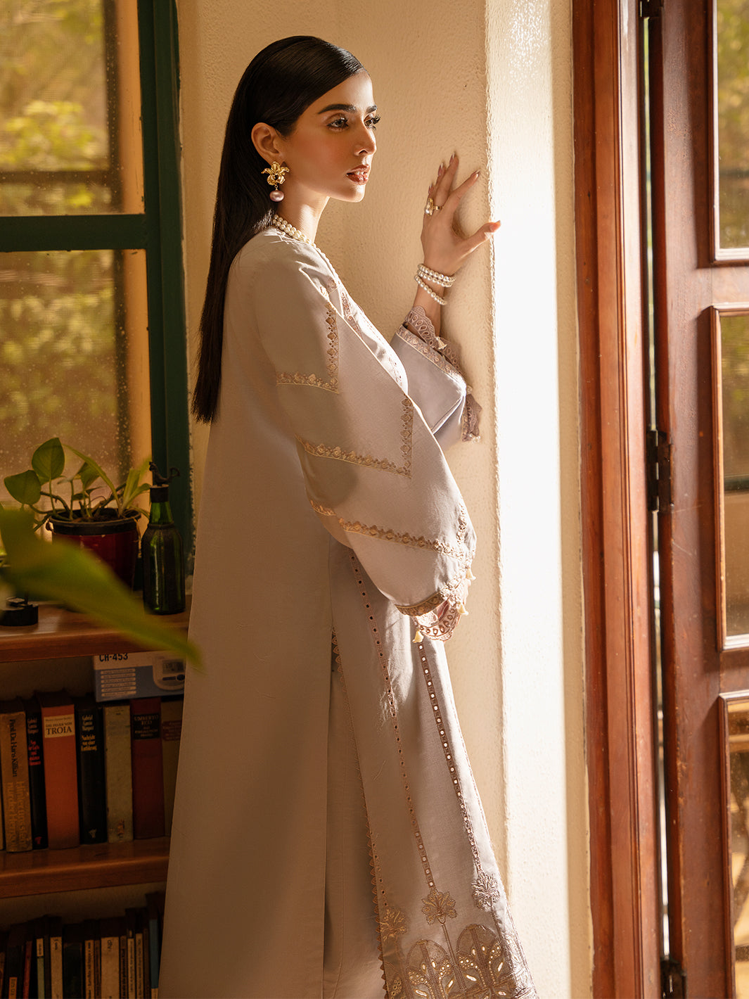 Izel | Dastak Luxury Lawn | SAAYE S Gray Lawn