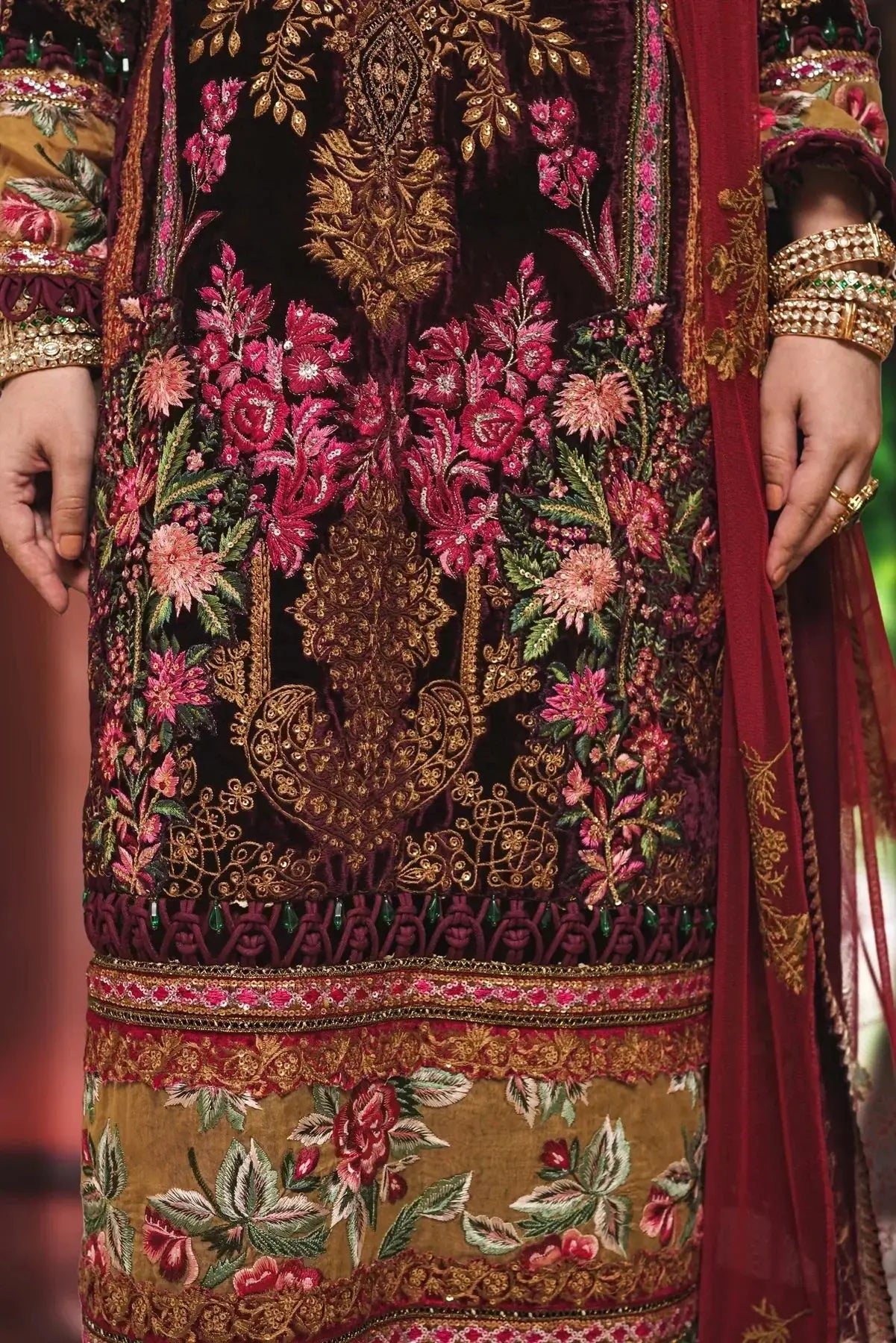 Sable Vogue | Festive Collection | FC-06 - Pakistani Designer Dress - by Sable Vogue | Type: Luxury - 100% Original at Saira Sultan