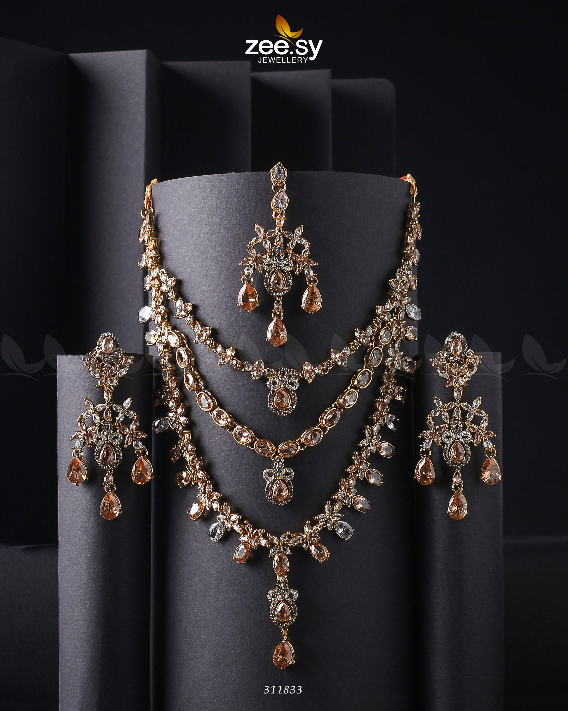 Sonya's Necklace Set Golden Champagne