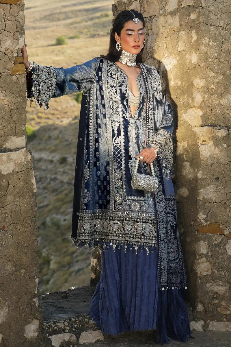 Sana Safinaz | Winter Luxury 23 | V231-005-CP - Pakistani Designer Dress - by Sana Safinaz | Type: Luxury - 100% Original at Saira Sultan