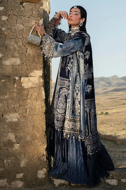 Sana Safinaz | Winter Luxury 23 | V231-005-CP - Pakistani Designer Dress - by Sana Safinaz | Type: Luxury - 100% Original at Saira Sultan