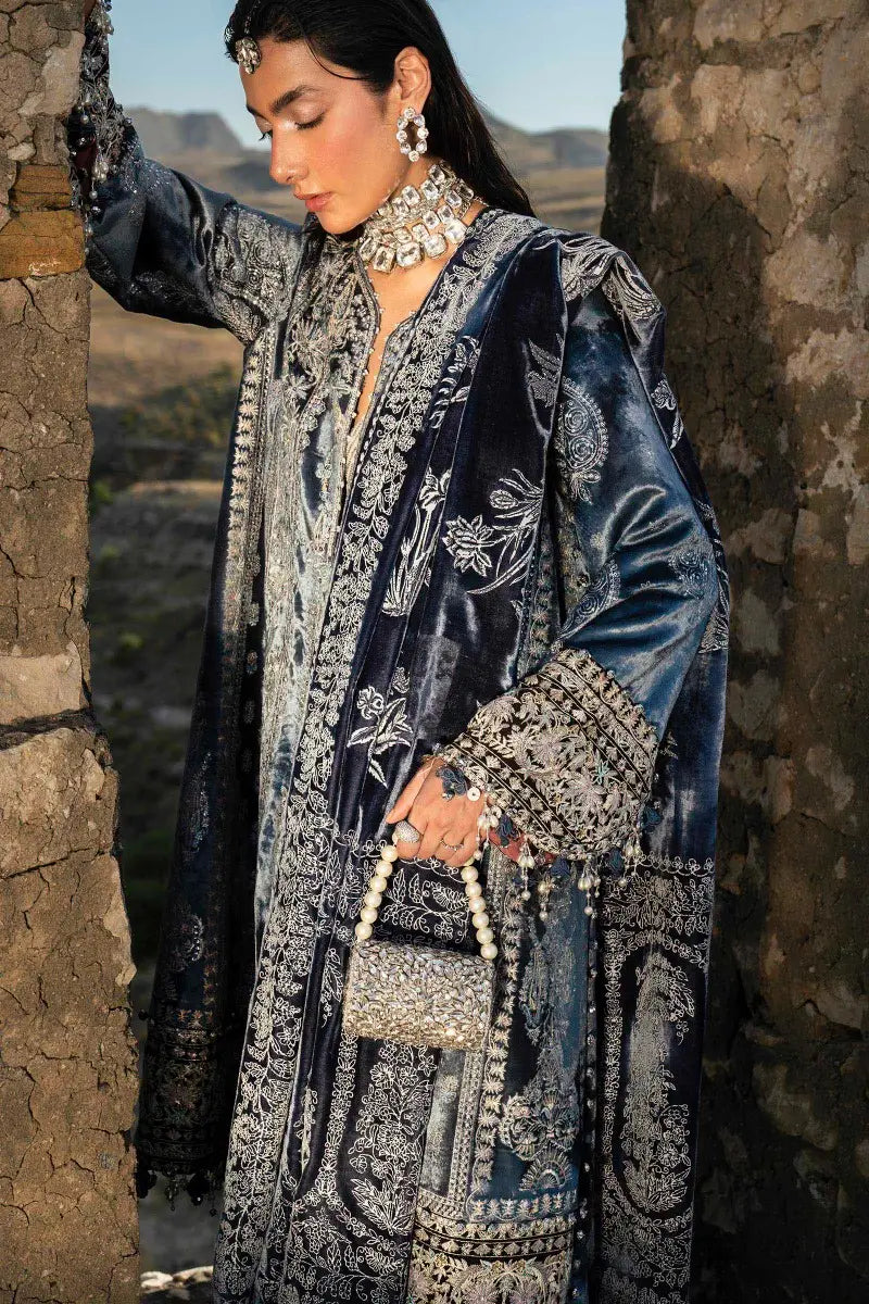 Sana Safinaz | Winter Luxury 23 | V231-005-CP - Pakistani Designer Dress - by Sana Safinaz | Type: Luxury - 100% Original at Saira Sultan