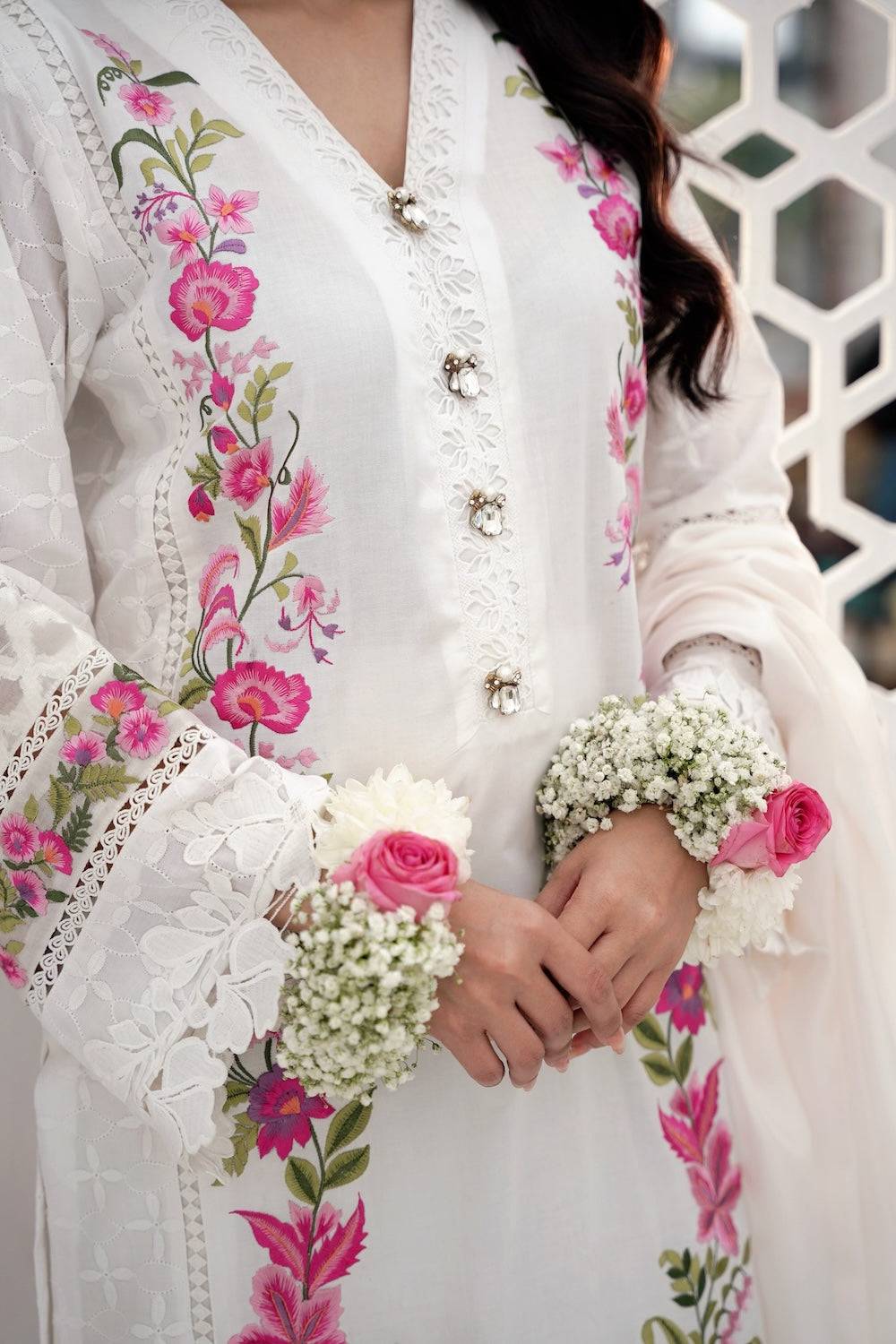 Vintage | Eid Edit 24 | Samaa - Pakistani Designer Dress - by Vintage | Type: Luxury - 100% Original at Saira Sultan