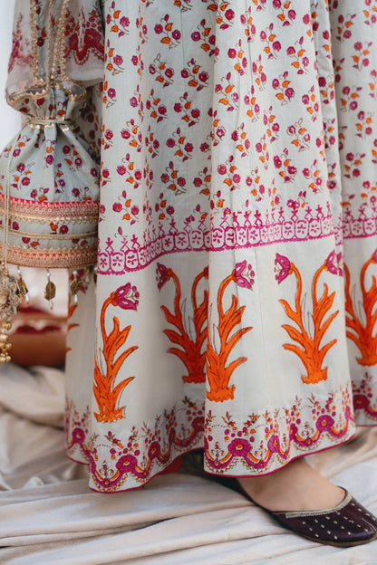 Vintage | Eid Edit 24 | Pernia - Pakistani Designer Dress - by Vintage | Type: Luxury - 100% Original at Saira Sultan