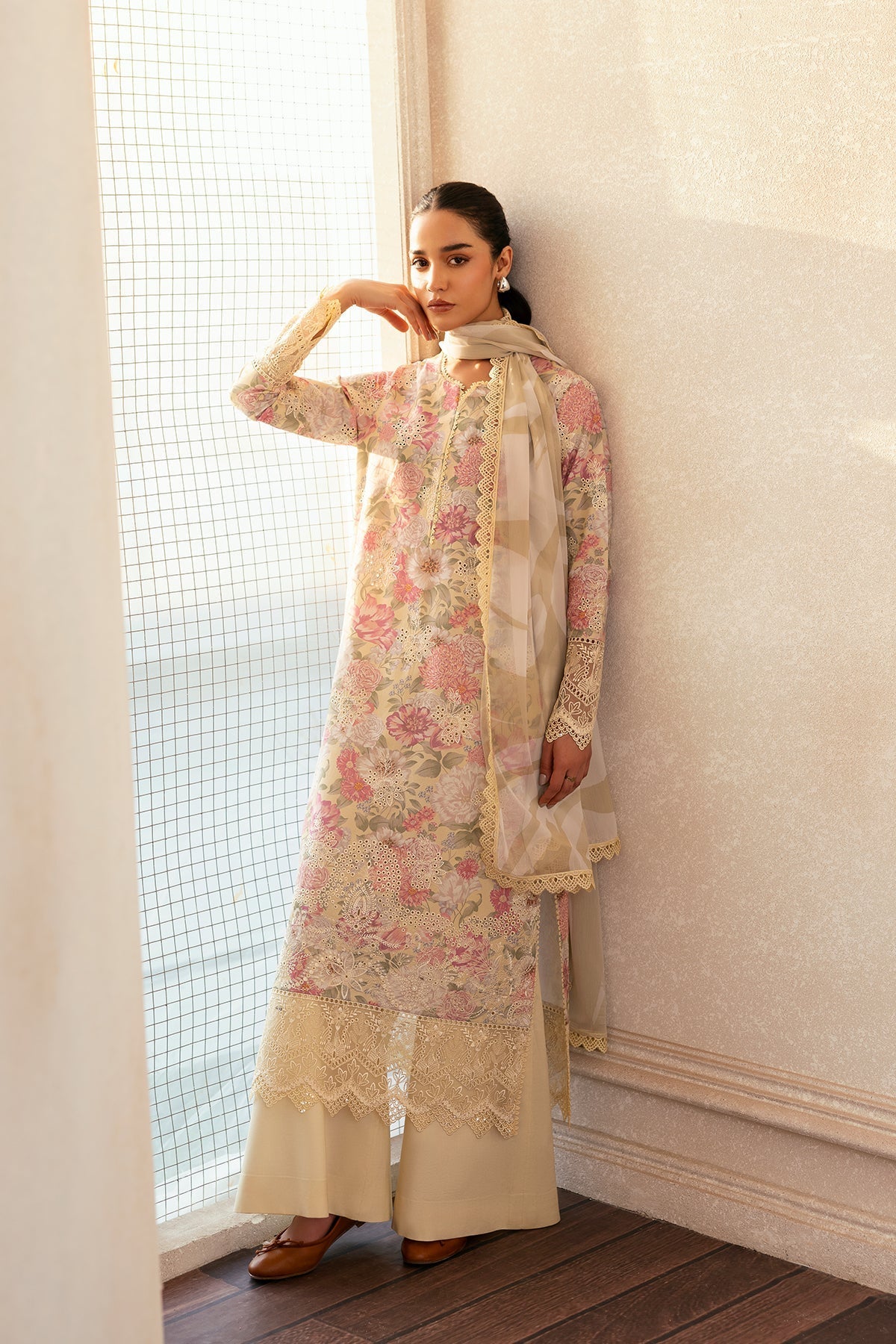Afrozeh | Day Break | Glow Streaked XS Ivory Lawn