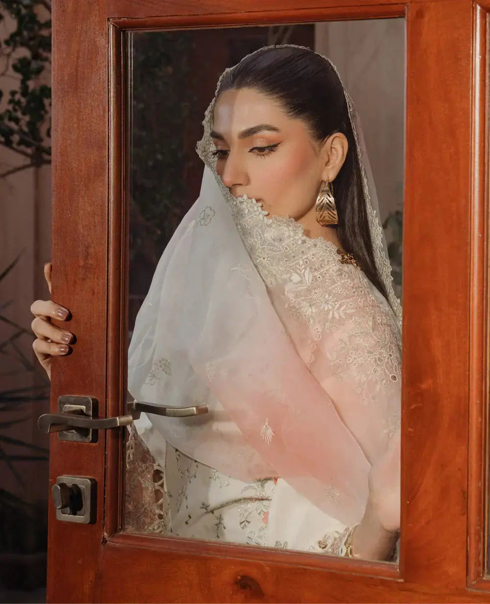 Xenia Formals | Lawn Collection 24 | Varta - Pakistani Designer Dress - by Xenia Formals | Type: Luxury - 100% Original at Saira Sultan