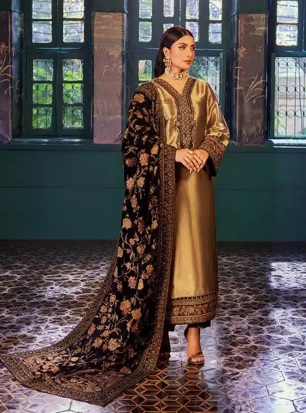 Zainab Chottani | Luxury Velvet Collection 23 | Maysa - Pakistani Designer Dress - by Zainab Chottani | Type: Formal - 100% Original at Saira Sultan