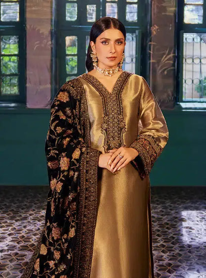 Zainab Chottani | Luxury Velvet Collection 23 | Maysa - Pakistani Designer Dress - by Zainab Chottani | Type: Formal - 100% Original at Saira Sultan
