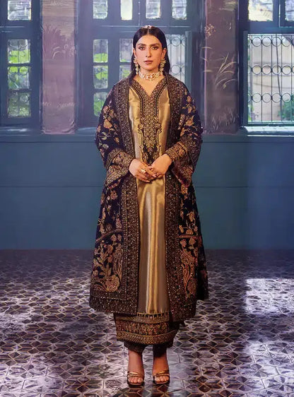 Zainab Chottani | Luxury Velvet Collection 23 | Maysa - Pakistani Designer Dress - by Zainab Chottani | Type: Formal - 100% Original at Saira Sultan