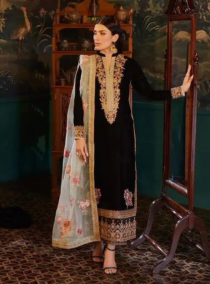 Zainab Chottani | Luxury Velvet Collection 23 | Andleep - Pakistani Designer Dress - by Zainab Chottani | Type: Formal - 100% Original at Saira Sultan