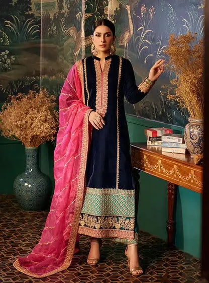 Zainab Chottani | Luxury Velvet Collection 23 | Amira - Pakistani Designer Dress - by Zainab Chottani | Type: Formal - 100% Original at Saira Sultan