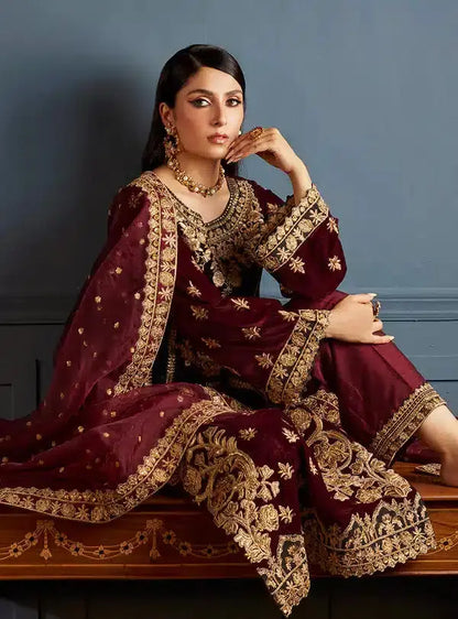 Zainab Chottani | Luxury Velvet Collection 23 | Ziba - Pakistani Designer Dress - by Zainab Chottani | Type: Formal - 100% Original at Saira Sultan