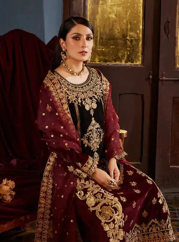 Zainab Chottani | Luxury Velvet Collection 23 | Ziba - Pakistani Designer Dress - by Zainab Chottani | Type: Formal - 100% Original at Saira Sultan