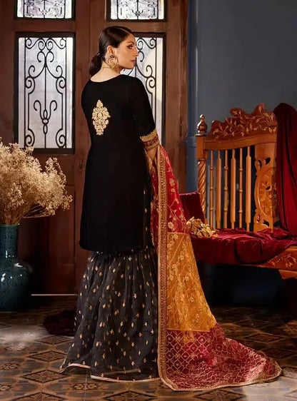 Zainab Chottani | Luxury Velvet Collection 23 | Mehr Mah - Pakistani Designer Dress - by Zainab Chottani | Type: Formal - 100% Original at Saira Sultan