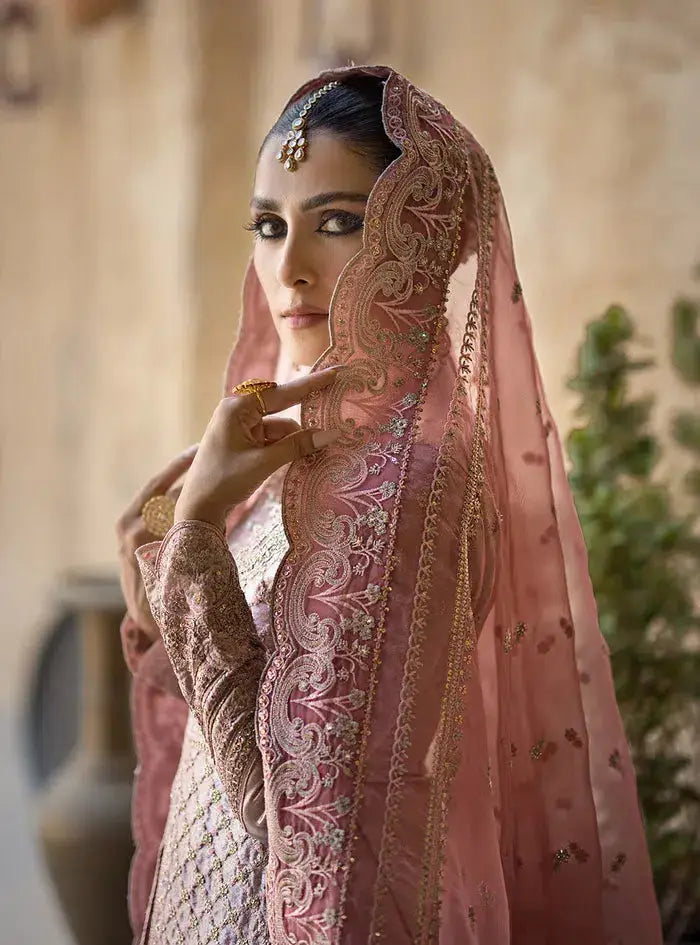 Zainab Chottani | Wedding Festive 23 | Mah e Noor - Pakistani Designer Dress - by Zainab Chottani | Type: Bridal - 100% Original at Saira Sultan