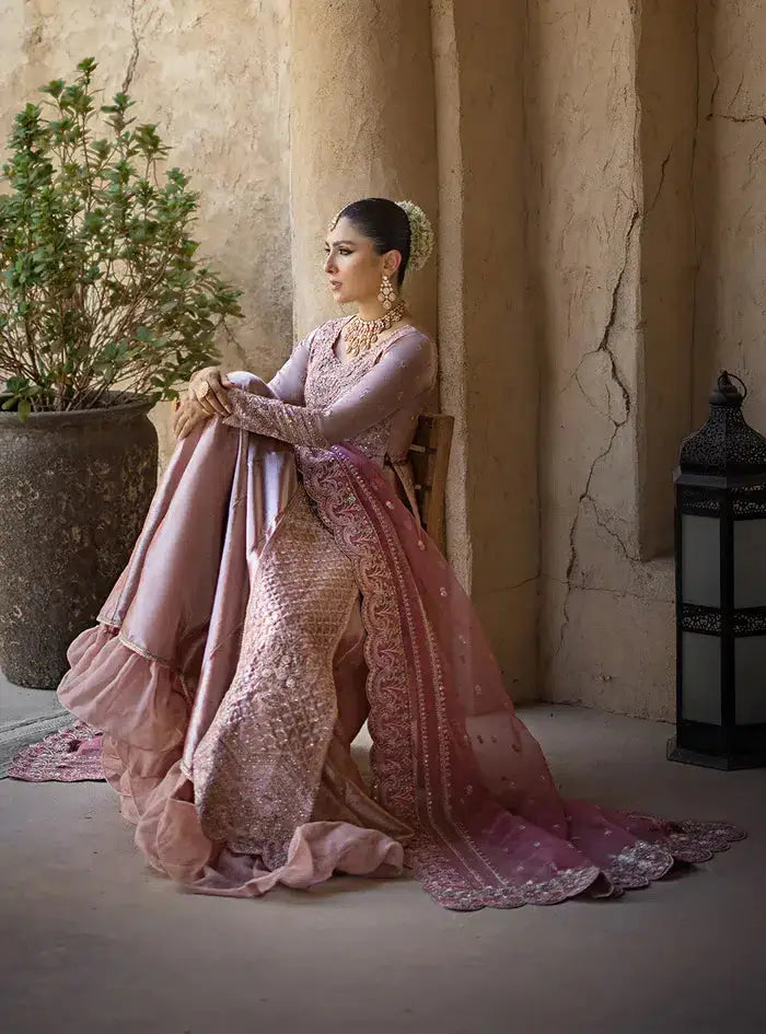 Zainab Chottani | Wedding Festive 23 | Mah e Noor - Pakistani Designer Dress - by Zainab Chottani | Type: Bridal - 100% Original at Saira Sultan