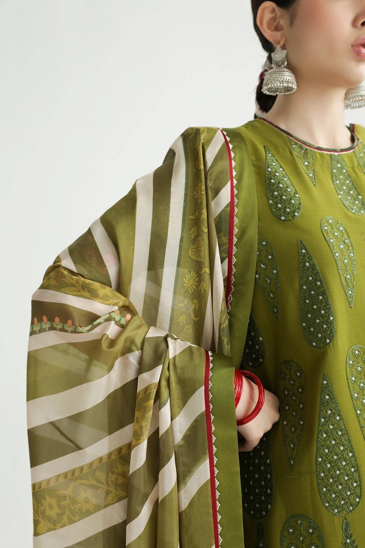 Zara Shahjahan | Luxury Lawn 24 | AAINA-8B - Pakistani Designer Dress - by Zara Sahjahan | Type: Luxury - 100% Original at Saira Sultan