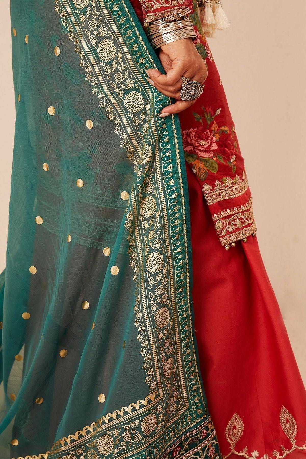 Zara Shahjahan | Luxury Lawn 24 | PHOOL KARI-13B - Pakistani Designer Dress - by Zara Sahjahan | Type: Luxury - 100% Original at Saira Sultan