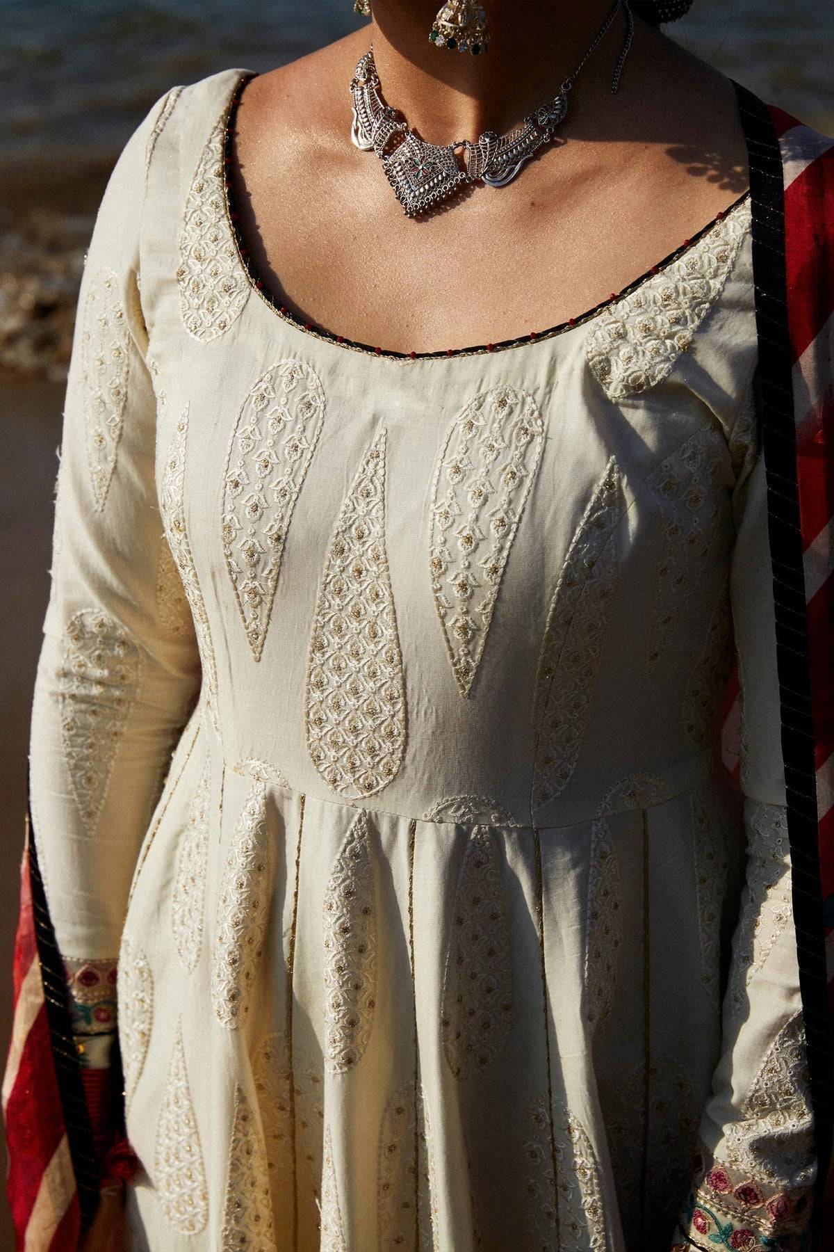 Zara Shahjahan | Luxury Lawn 24 | AAINA-8A - Pakistani Designer Dress - by Zara Shahjahan | Type: Luxury - 100% Original at Saira Sultan