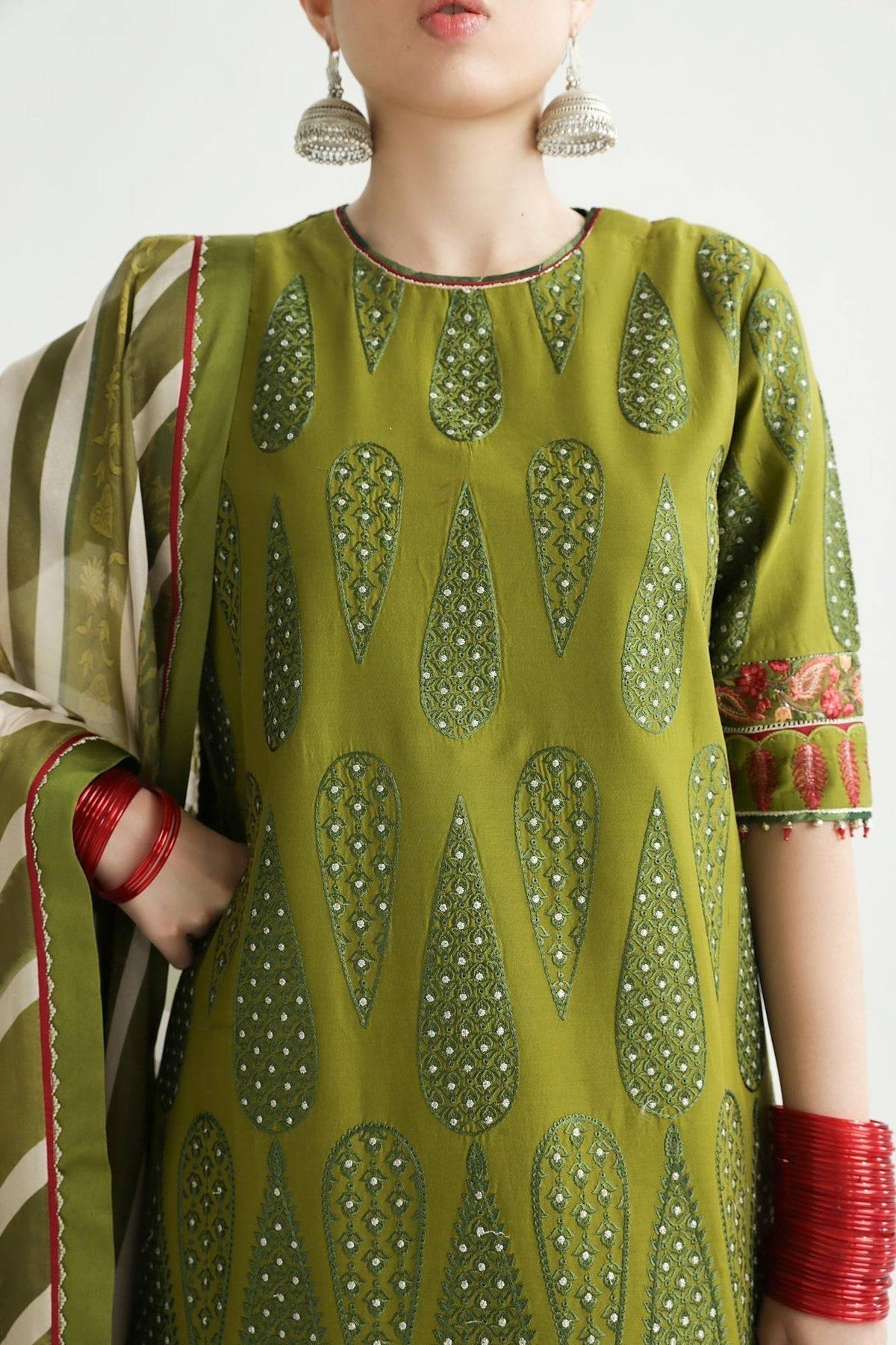 Zara Shahjahan | Luxury Lawn 24 | AAINA-8B - Pakistani Designer Dress - by Zara Sahjahan | Type: Luxury - 100% Original at Saira Sultan