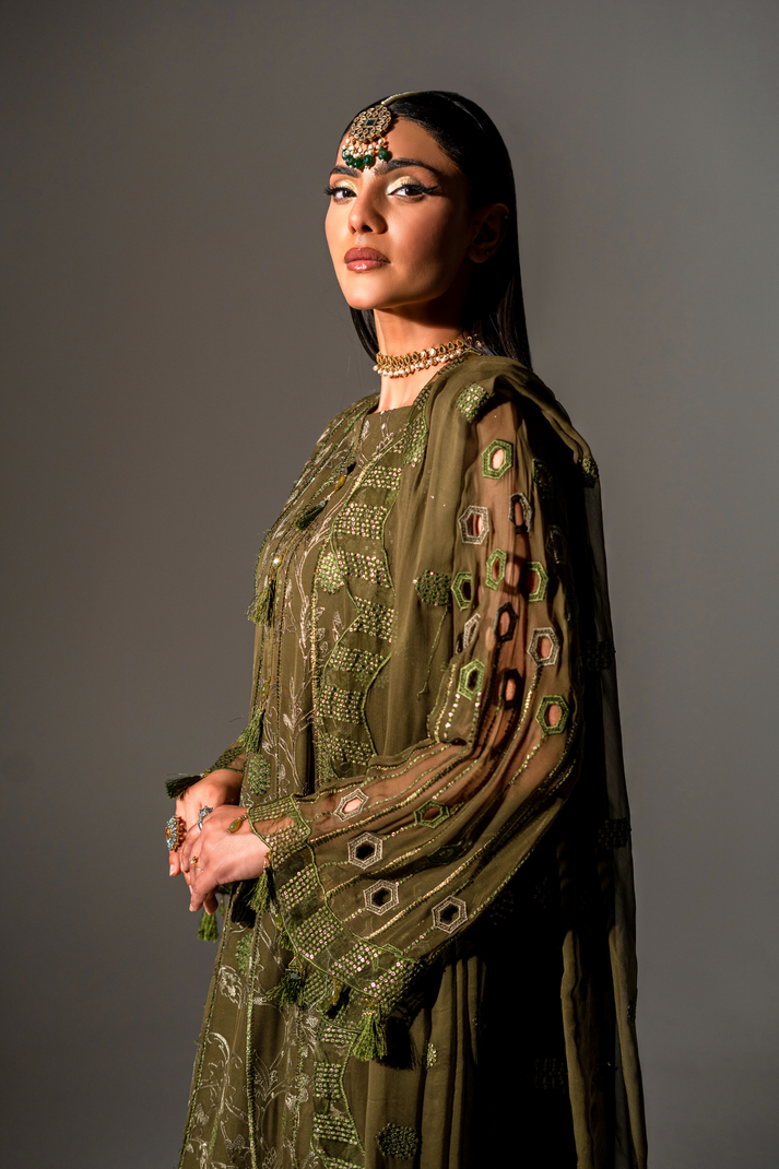 Zebtan | Aura Formals | AR-03 XL Mehndi Female