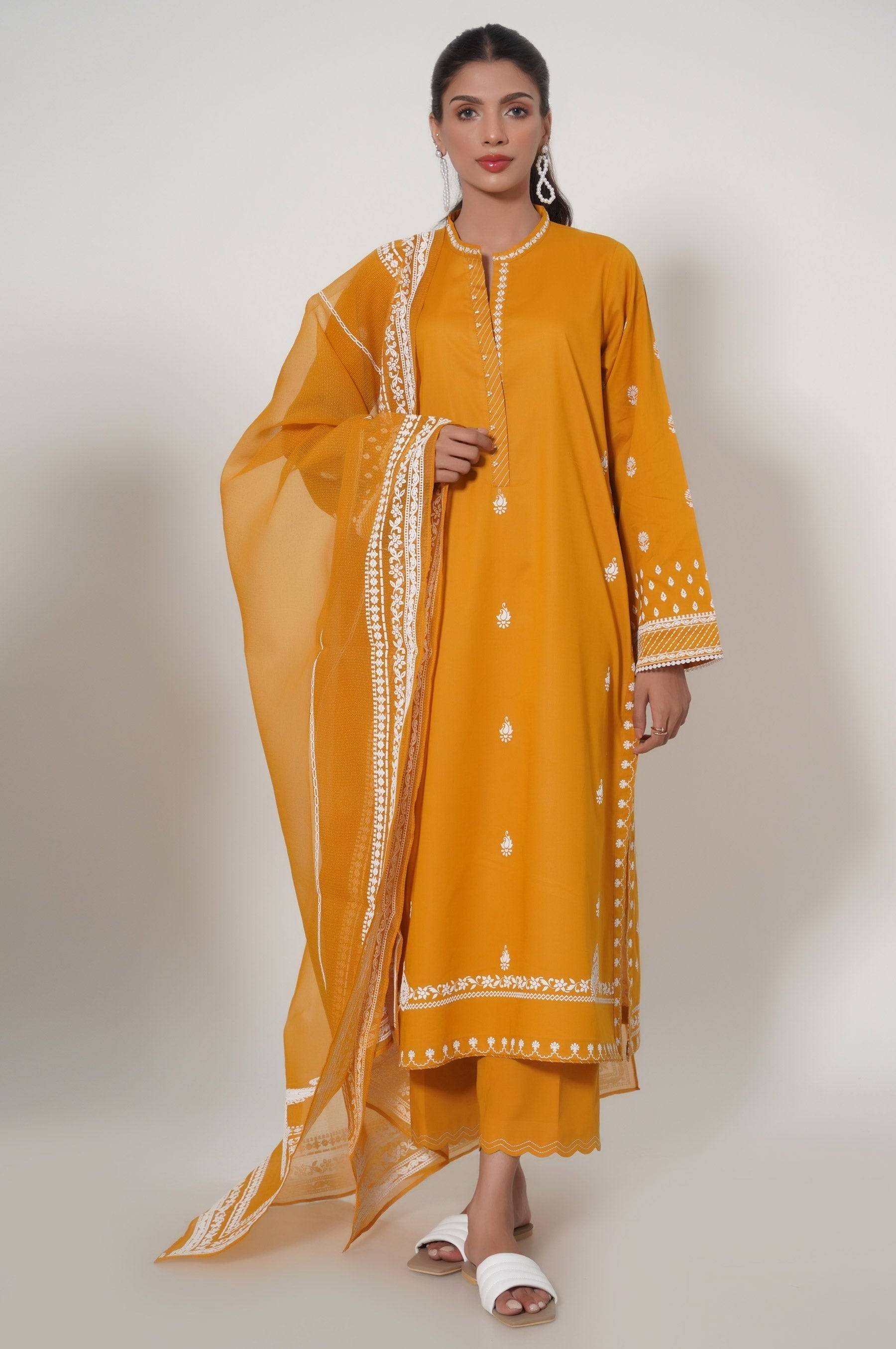 Zeen | Summer Collection 24 | 33465 - Pakistani Designer Dress - by Zeen | Type: Luxury - 100% Original at Saira Sultan