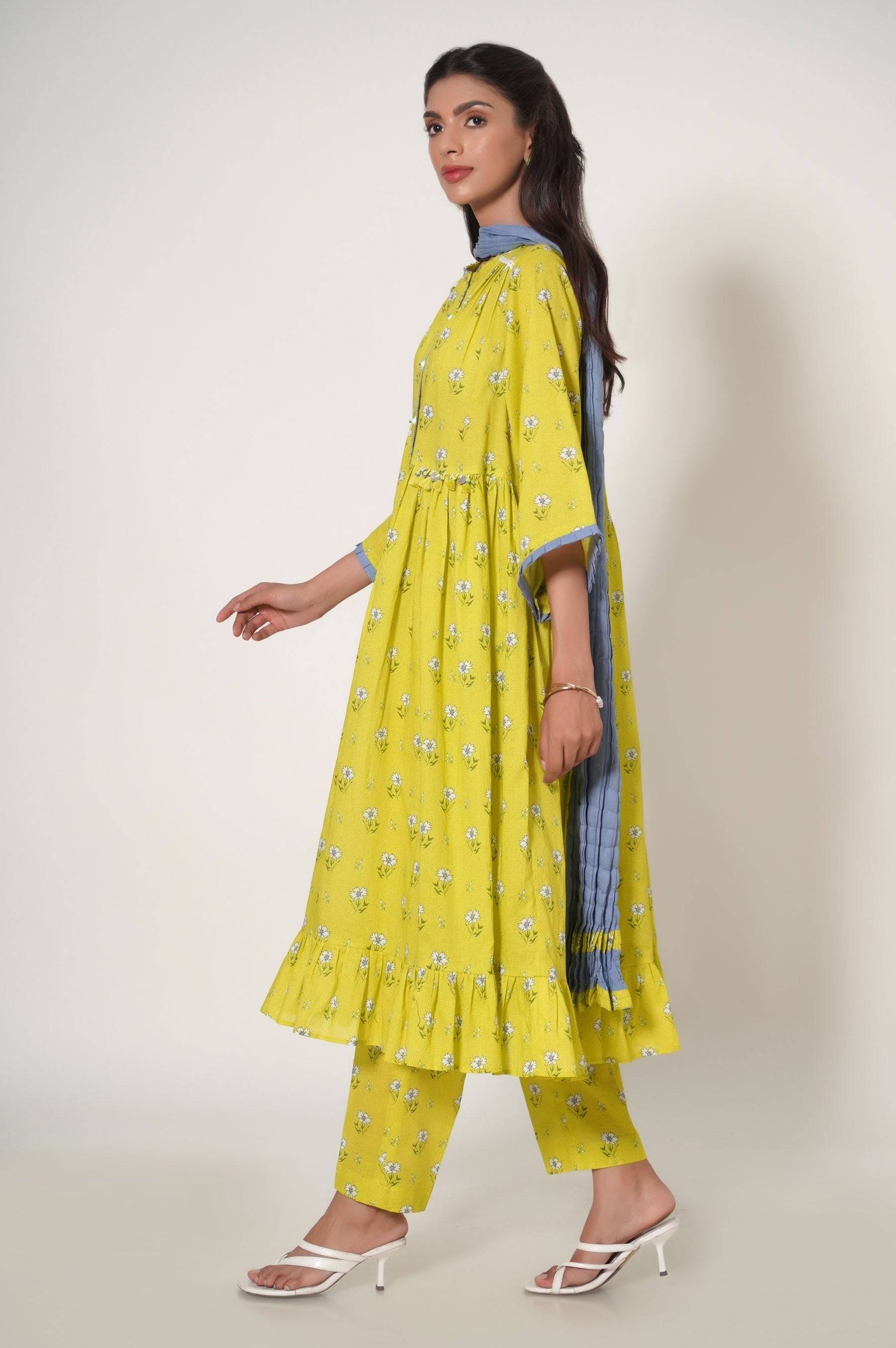 Zeen | Summer Collection 24 | 33616 - Pakistani Designer Dress - by Zeen | Type: Luxury - 100% Original at Saira Sultan