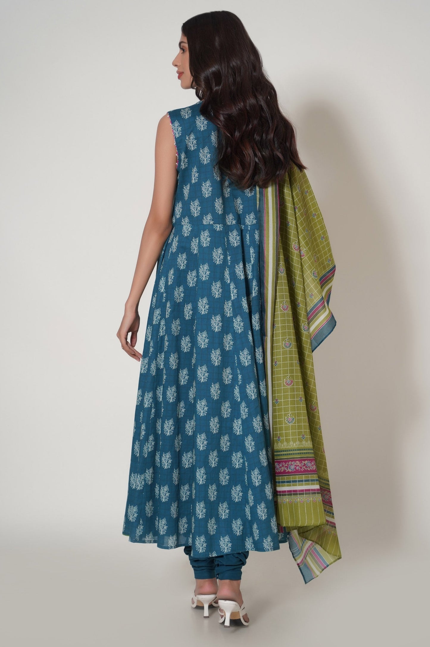 Zeen | Summer Collection 24 | 33621 - Pakistani Designer Dress - by Zeen | Type: Luxury - 100% Original at Saira Sultan