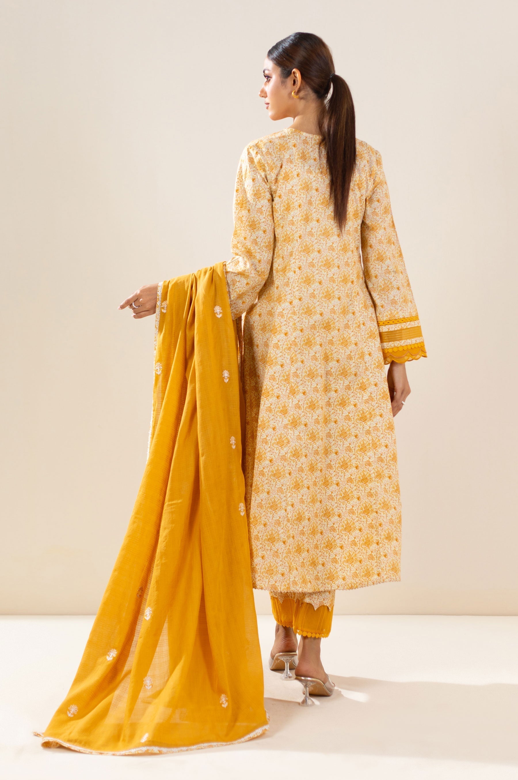 Zeen | Summer Collection 24 | 34216 - Pakistani Designer Dress - by Zeen | Type: Luxury - 100% Original at Saira Sultan